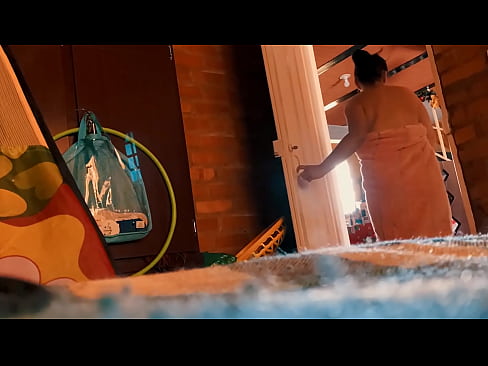 ❤️ मेरे चाचा शॉवर में मेरा पीछा करते हैं, जब मैं स्नान करता हूं तो वह मुझे चोदता है। फूहड़ हम पर